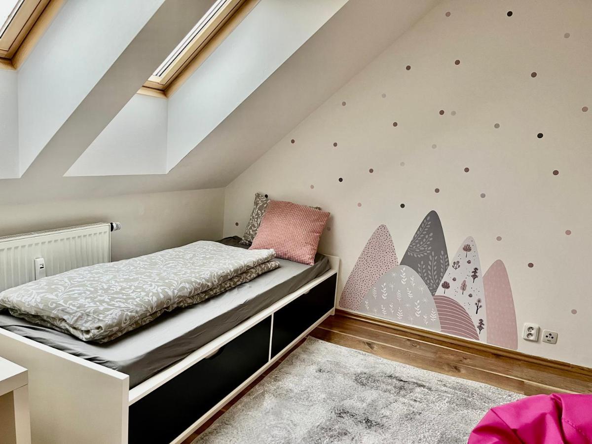 Апартаменти Apartman Pod Horama Їлемніце Екстер'єр фото